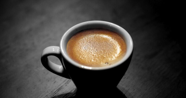 Koffie afbeelding bij waterfilter-koffiemachine