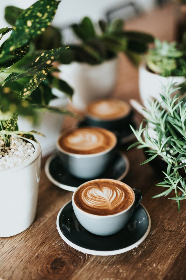 Espressomachine met kopje koffie - volautomaat vs halfautomaat